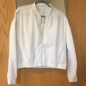 Lululemon pack light bomber